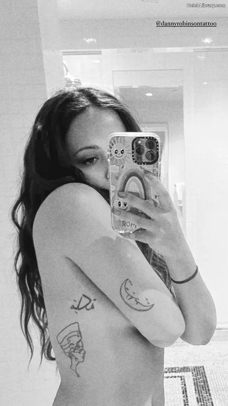 Jade Thirlwall photo 5 of 476