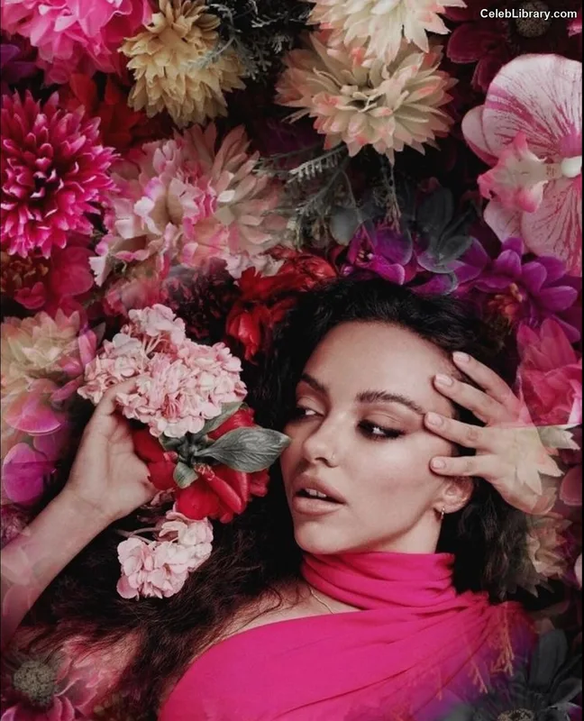 Jade Thirlwall photo 19 of 476