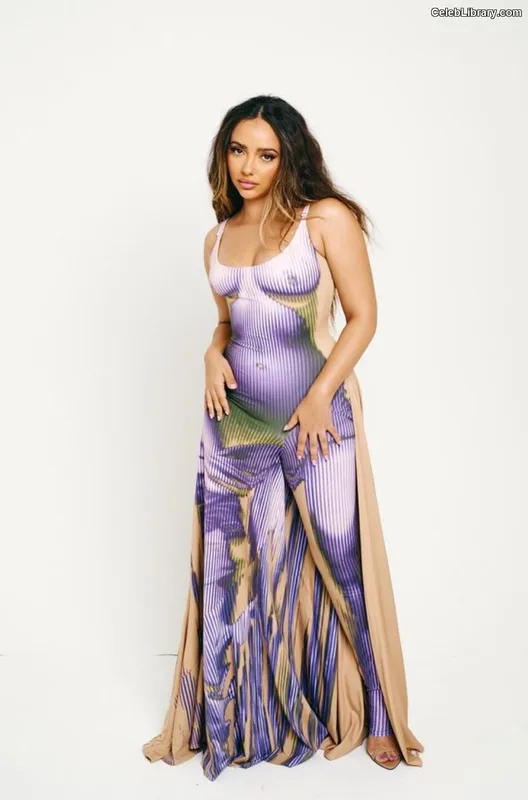 Jade Thirlwall photo 23 of 476