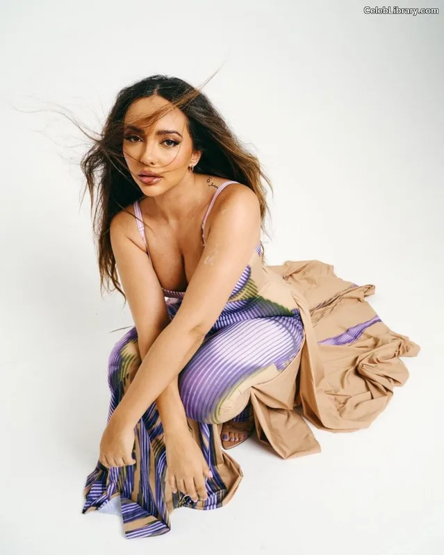 Jade Thirlwall photo 15 of 476