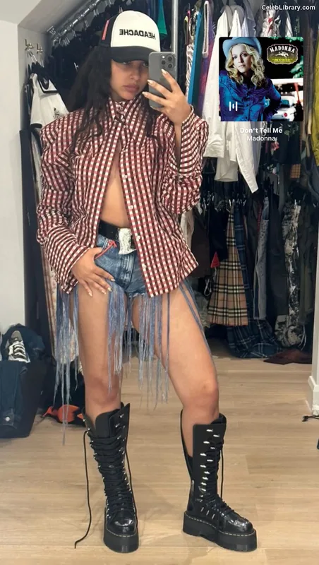 Jade Thirlwall photo 16 of 476