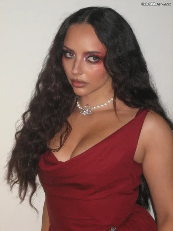 Jade Thirlwall photo 2 of 476