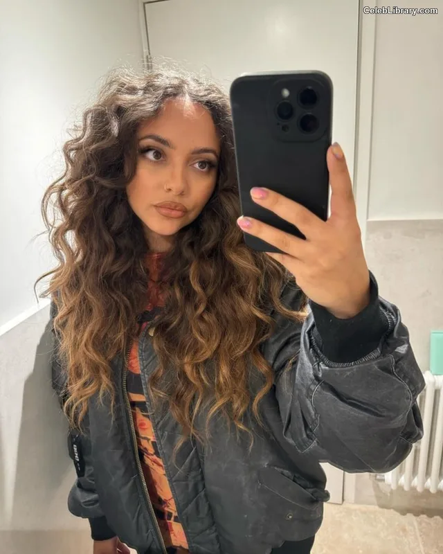 Jade Thirlwall photo 4 of 476