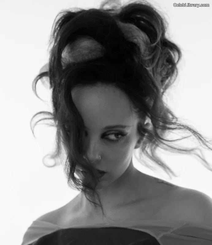 Jade Thirlwall photo 19 of 476