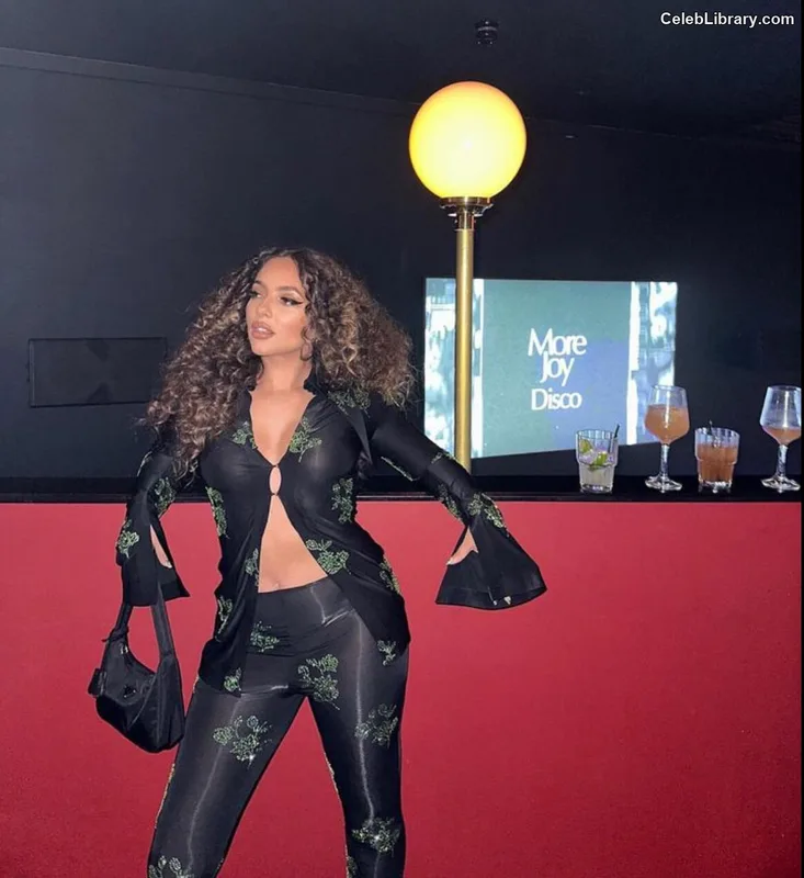 Jade Thirlwall photo 8 of 476