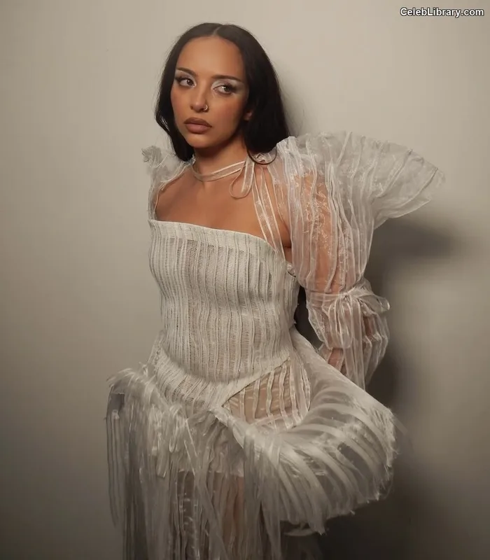 Jade Thirlwall photo 1 of 476