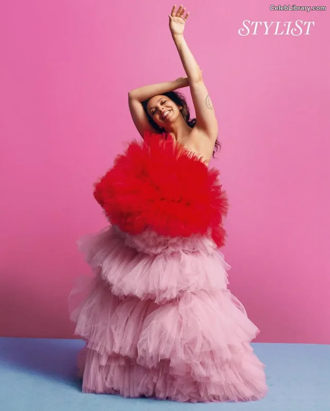 Jade Thirlwall photo 10 of 476