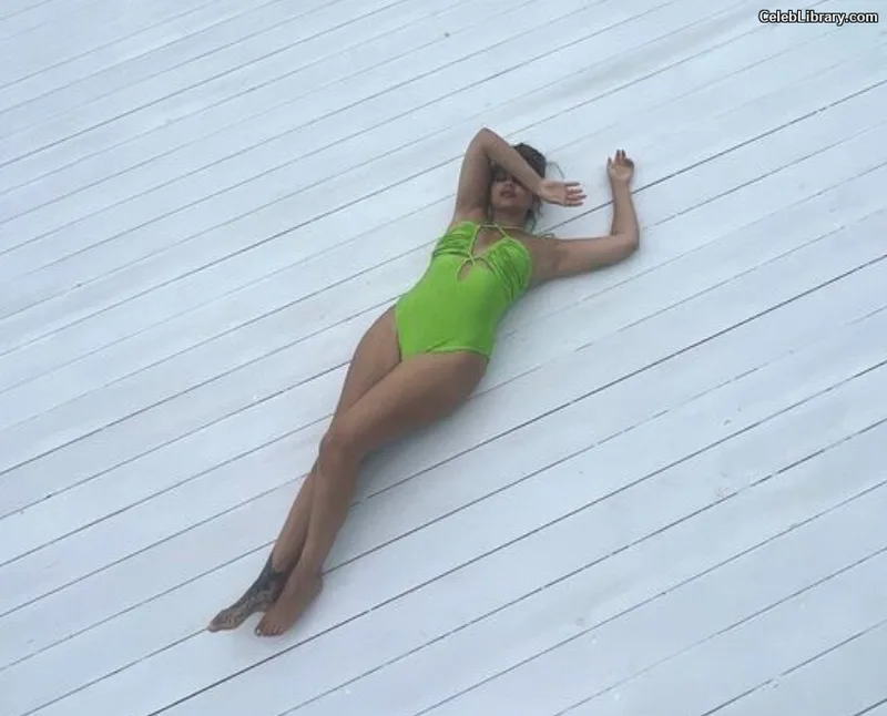 Jade Thirlwall photo 15 of 476