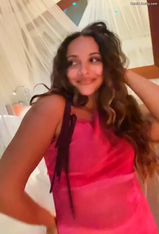 Jade Thirlwall photo 21 of 476