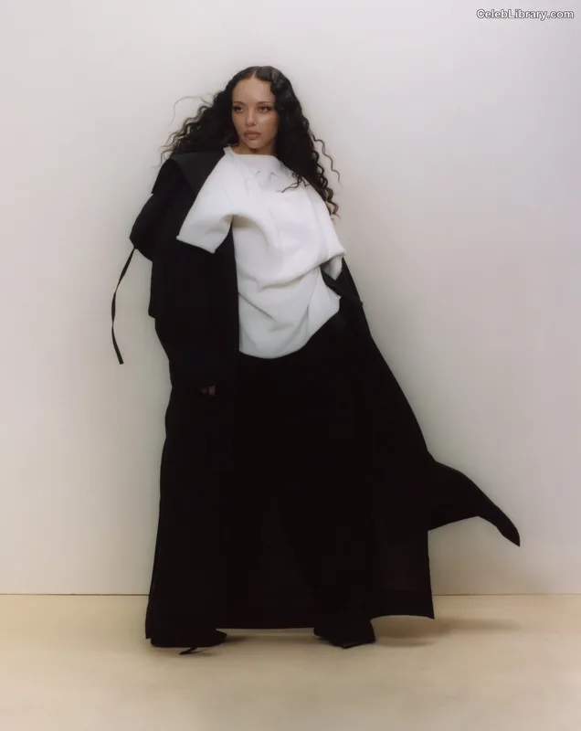 Jade Thirlwall photo 18 of 476