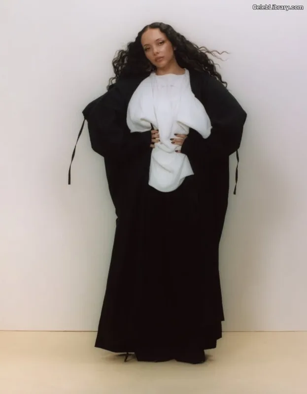 Jade Thirlwall photo 21 of 476
