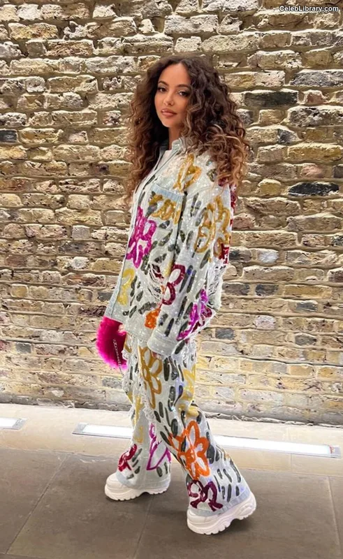 Jade Thirlwall photo 11 of 476