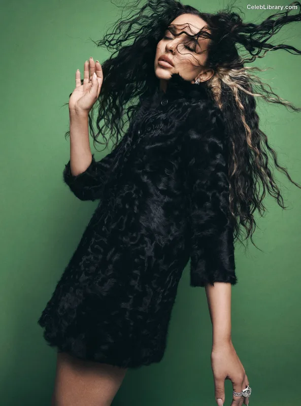 Jade Thirlwall photo 10 of 476