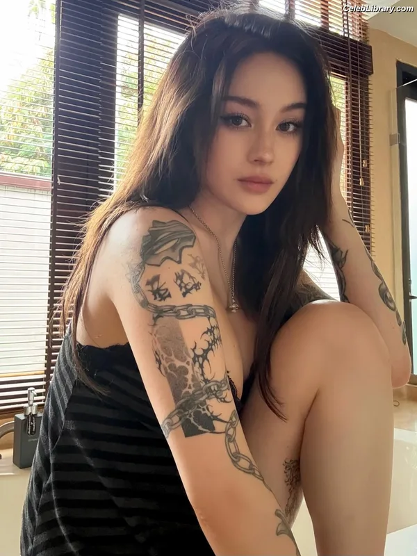 JadeyAnh photo 13 of 941