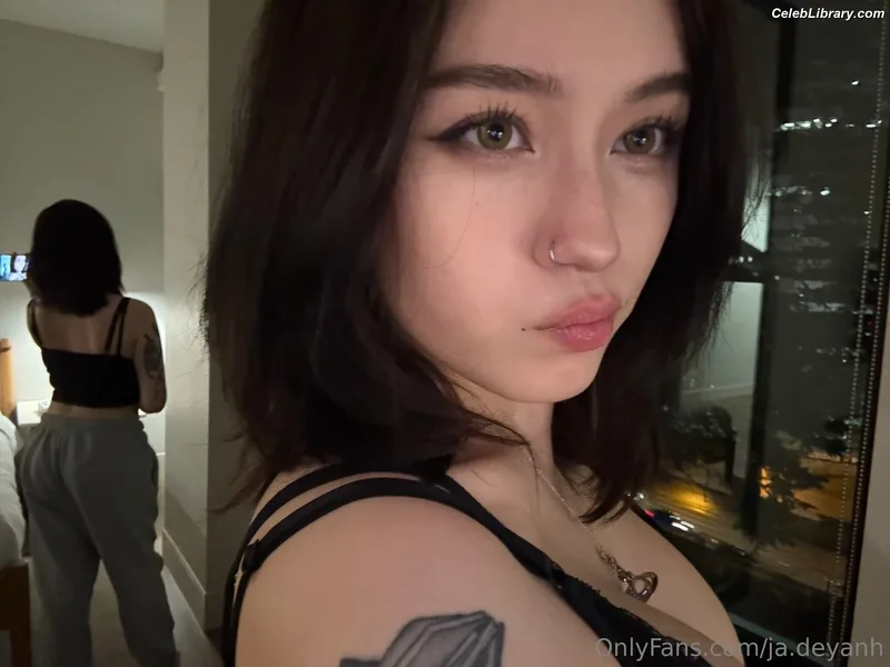 JadeyAnh photo 12 of 941