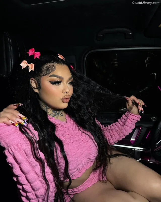 Jaidyn Alexis photo 2 of 7