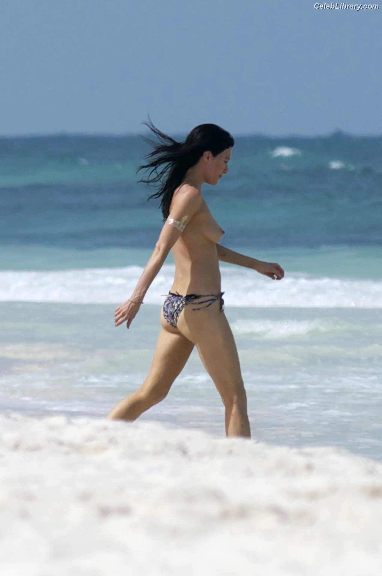 Jaime Murray photo 7 of 22