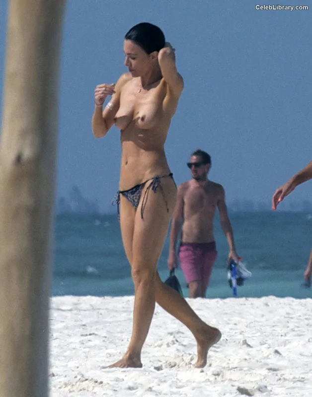 Jaime Murray photo 3 of 23
