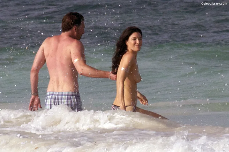 Jaime Murray photo 12 of 23
