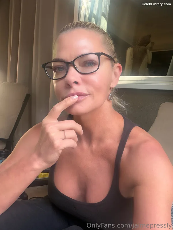 Jaime Pressly photo 2 of 298