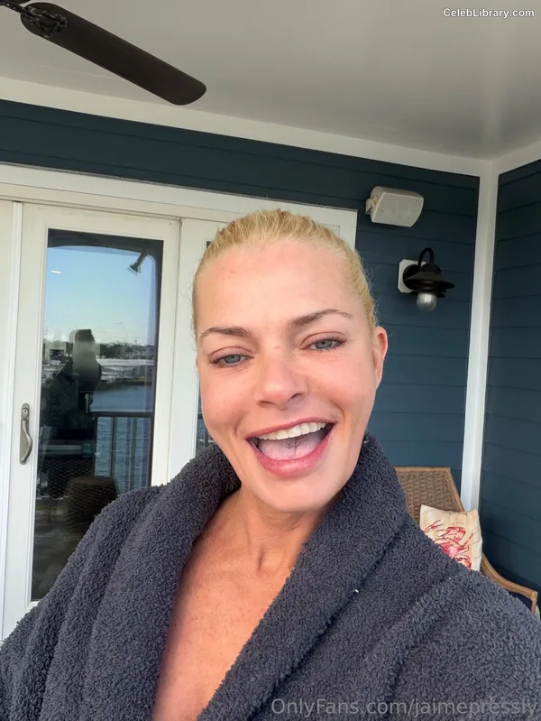 Jaime Pressly photo 3 of 298