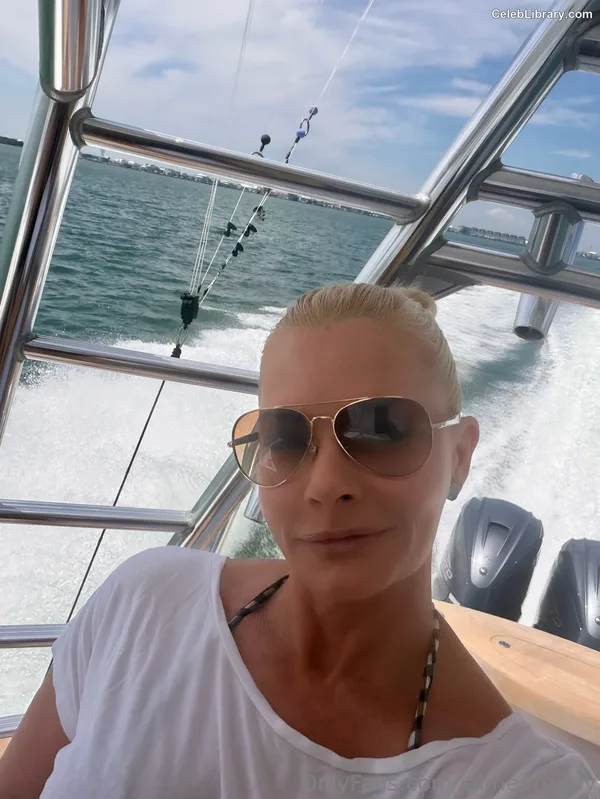 Jaime Pressly photo 4 of 298