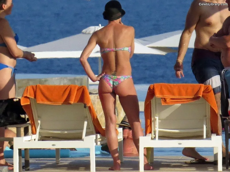 Jaime Pressly photo 8 of 298