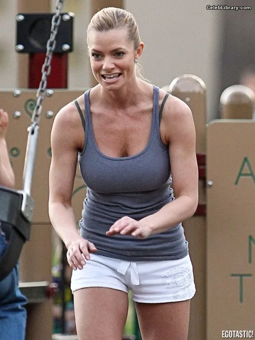 Jaime Pressly photo 7 of 298