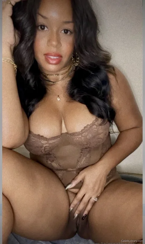 Jaimee Foxworth photo 20 of 32