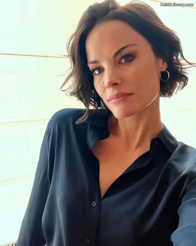 Jaimie Alexander photo 2 of 292