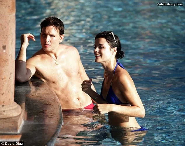 Jaimie Alexander photo 5 of 292