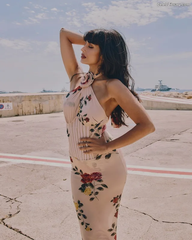 Jameela Jamil photo 6 of 283
