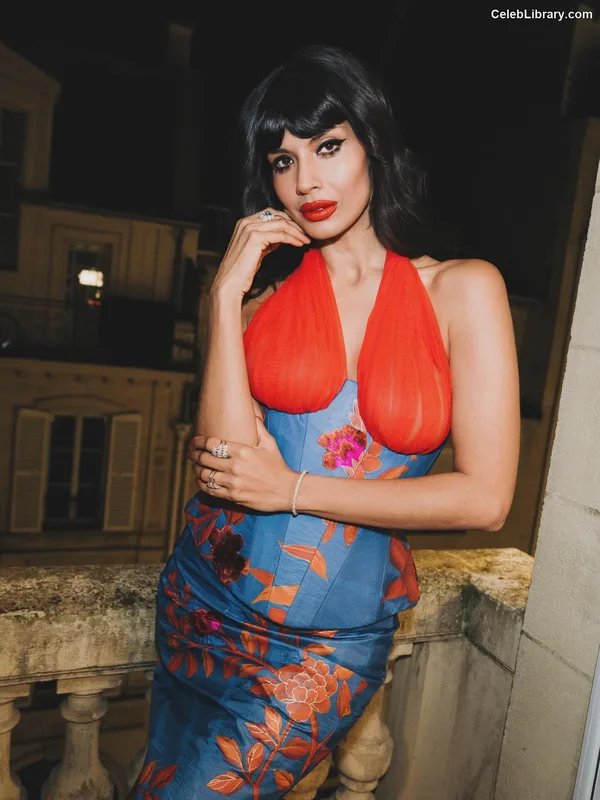 Jameela Jamil photo 13 of 283