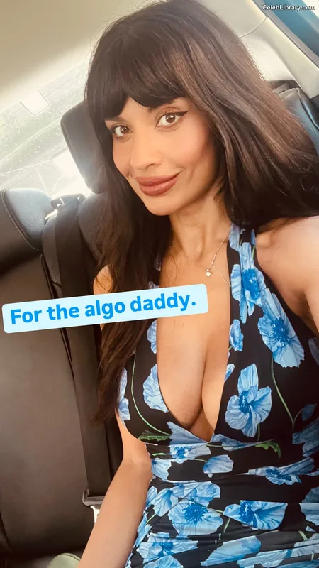 Jameela Jamil photo 11 of 283