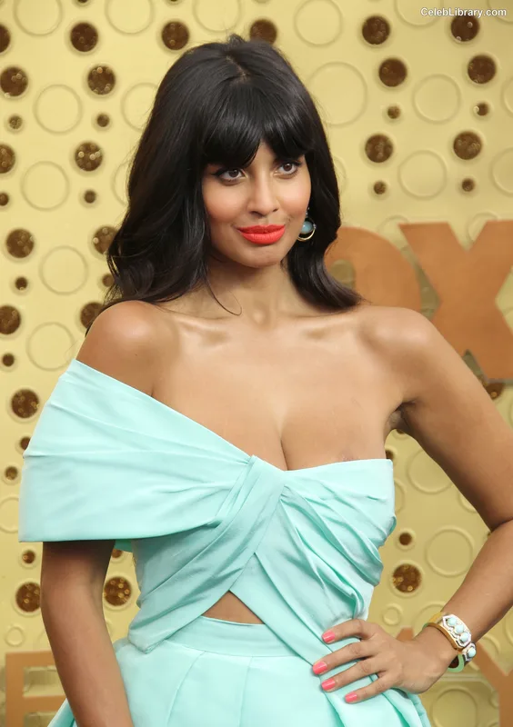 Jameela Jamil photo 4 of 283