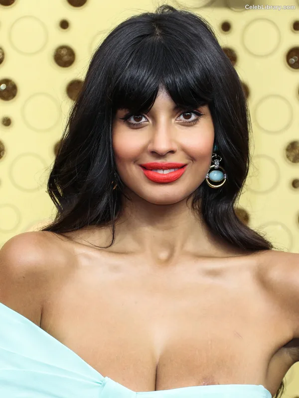Jameela Jamil photo 3 of 283