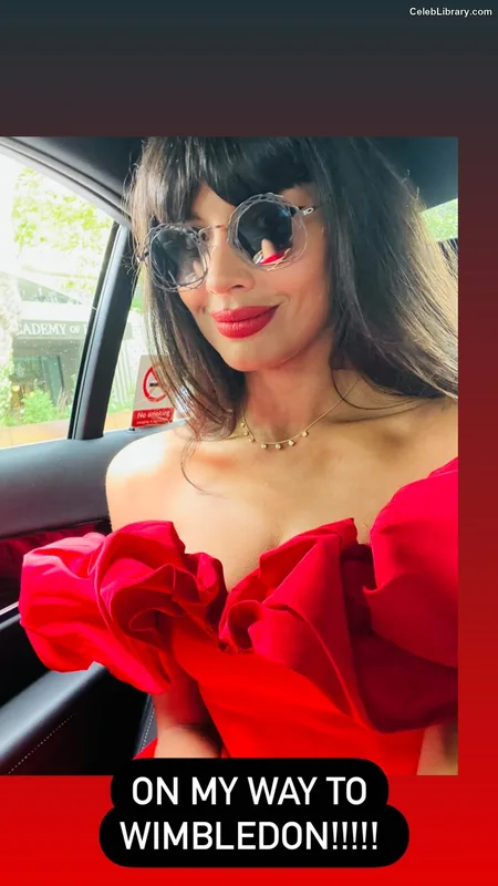 Jameela Jamil photo 1 of 283