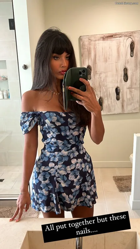 Jameela Jamil photo 9 of 283