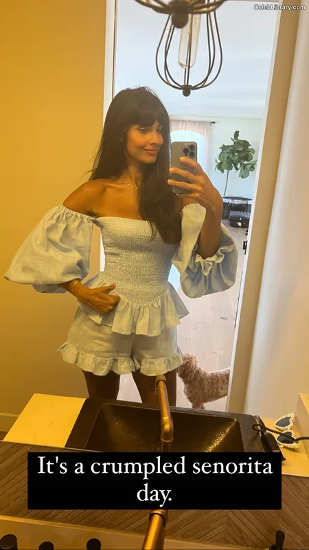 Jameela Jamil photo 14 of 283