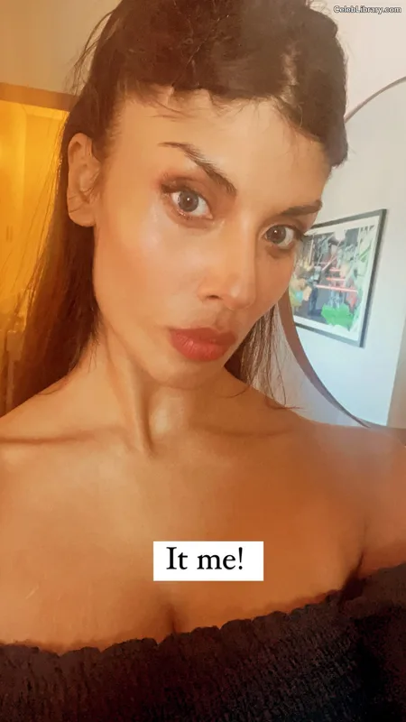 Jameela Jamil photo 21 of 283