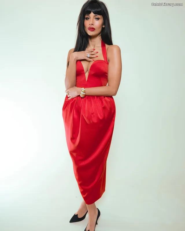Jameela Jamil photo 6 of 283
