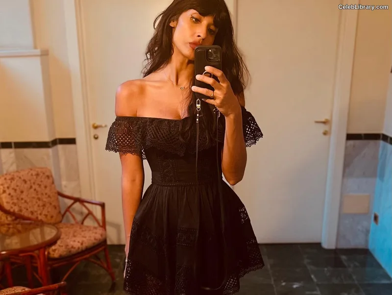 Jameela Jamil photo 2 of 283
