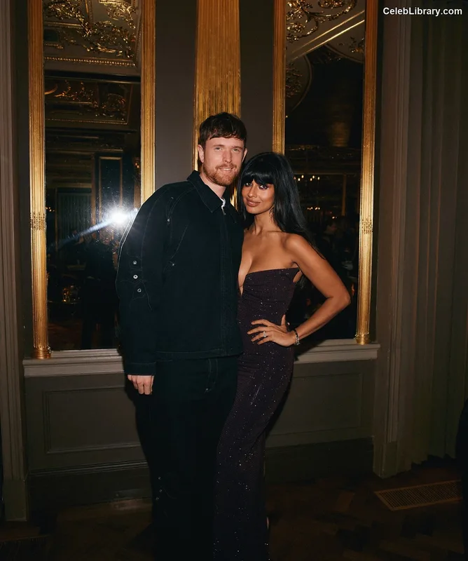 Jameela Jamil photo 8 of 283