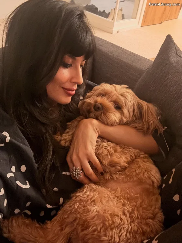 Jameela Jamil photo 17 of 283