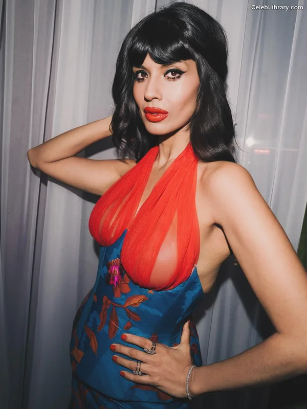 Jameela Jamil photo 2 of 283