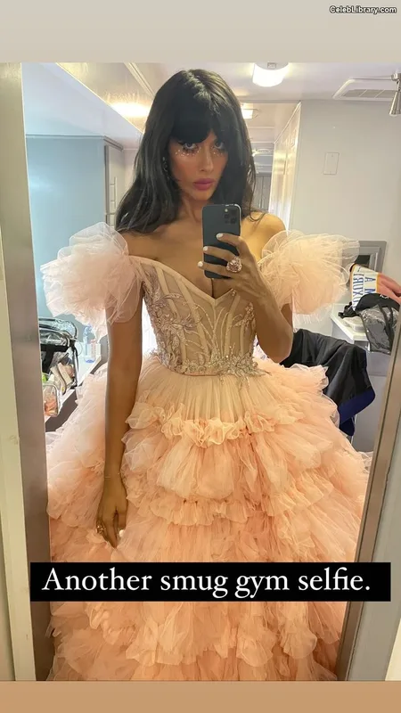 Jameela Jamil photo 10 of 283