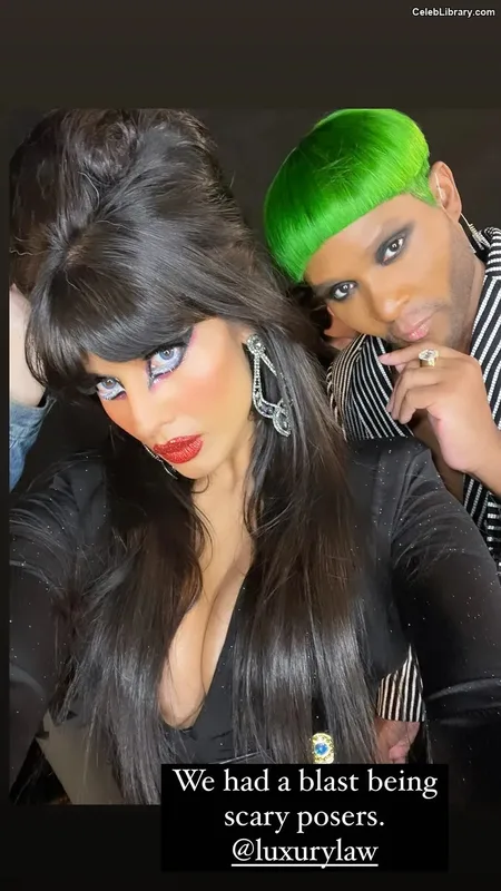 Jameela Jamil photo 17 of 283
