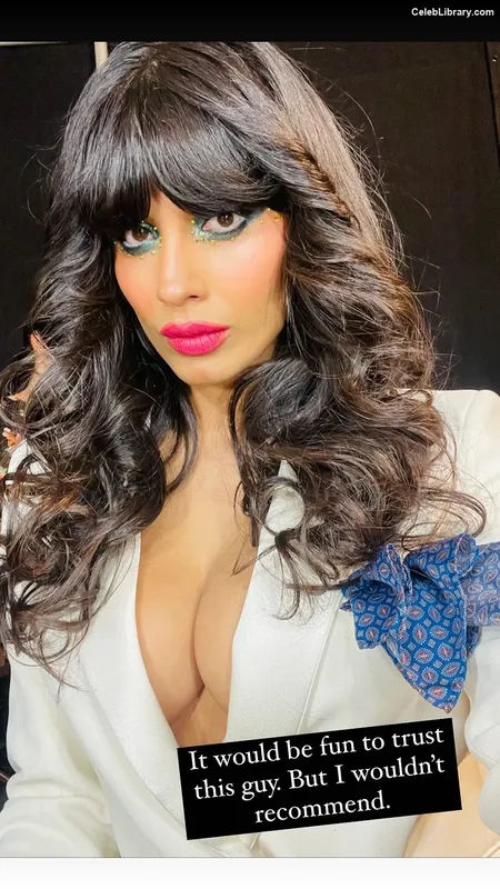 Jameela Jamil photo 23 of 283