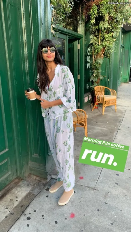 Jameela Jamil photo 16 of 283