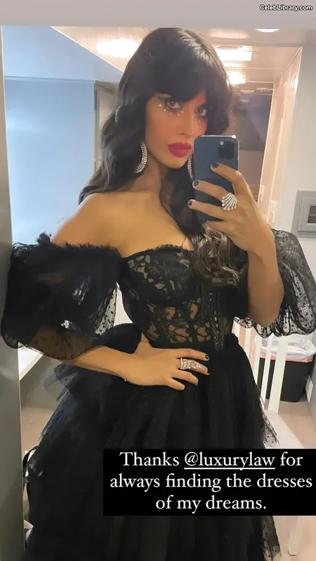 Jameela Jamil photo 7 of 283